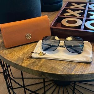 Tory Burch Sunnies